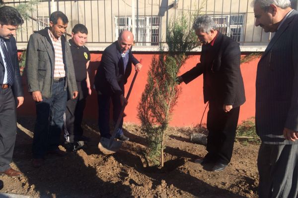‘Bir Ağaç, Bin Umut’ Fidan Dikim Kampanyası