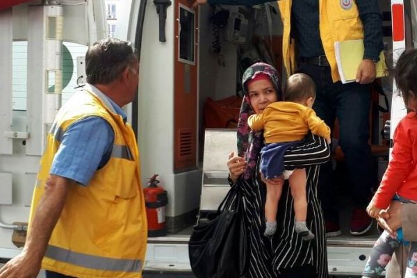 Boğazına kumanda parçası kaçan çocuk hastaneye kaldırıldı 