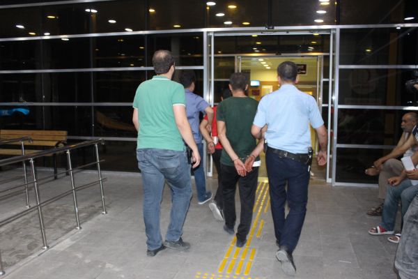 Büfeden hırsızlık yapan şahıslar yakalandı
