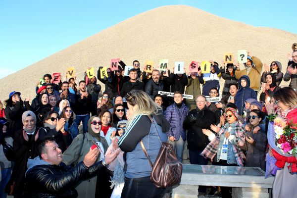 Büyükelçi Berger, Nemrut Dağı’nda romantik evlilik teklifine tanık oldu