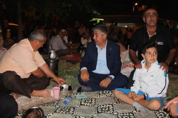 Çakır, Kadir Gecesinde Hemşehrileriyle Biraraya Geldi