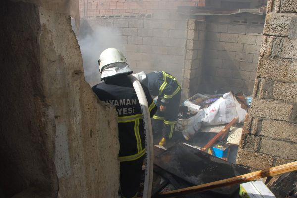 Çatıda Çıkan Yangın Korkuttu