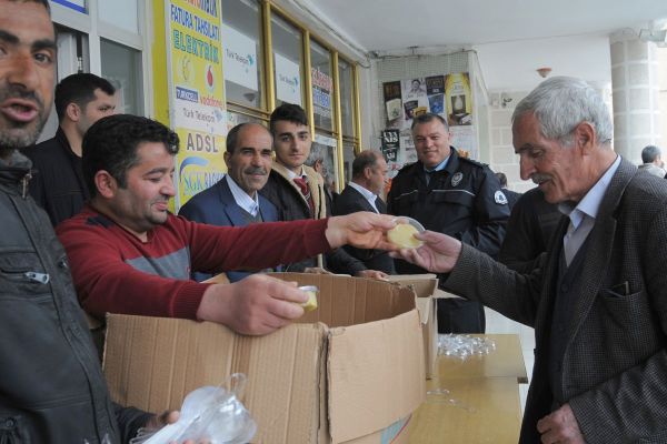 Çelikhan’da bin 500 kişilik irmik dağıtıldı