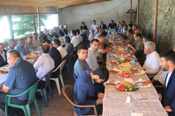 Çelikhan’da kahvaltılı bayramlaşma