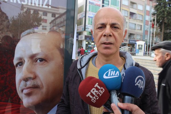 Cumhurbaşkanı Erdoğan'a yazdığı şiirle Adıyaman sokaklarını süsledi