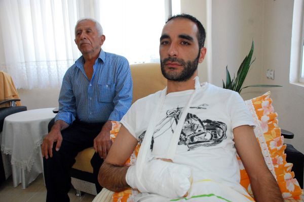 Darbe girişiminde iki parmağını feda etti