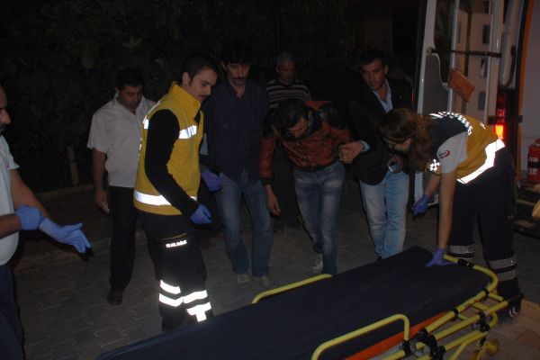 Defalarca Bıçaklandı, Yetmedi Kafasına Sopayla Vuruldu