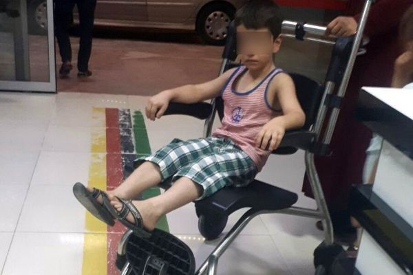 Demir bahçe kapısı çocukların üzerine devrildi: 1 ölü, 1 yaralı