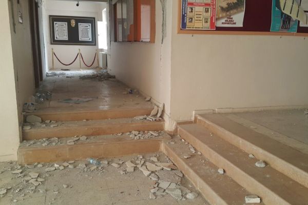 Depremler devam ediyor