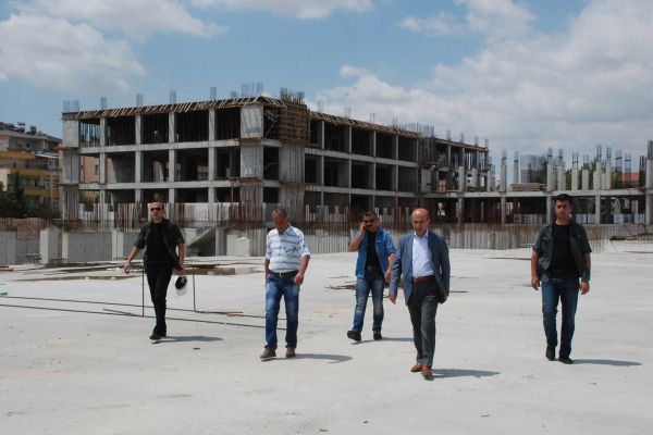 Dev Kompleks Yükseliyor