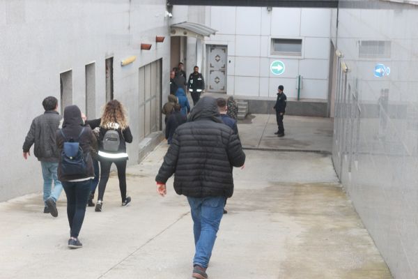 Dolandırıcılık çetesinde 4 kişi tutuklandı