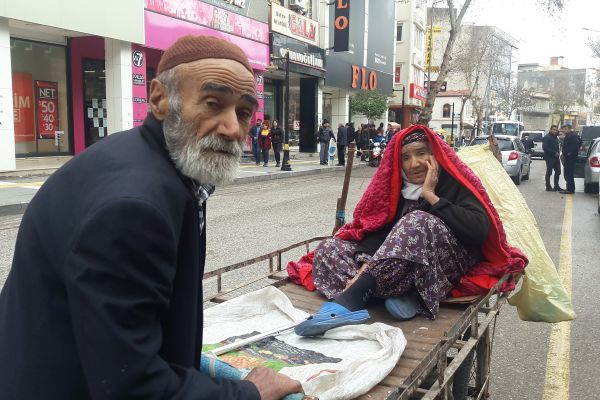 Dünyanın yükü üzerinde