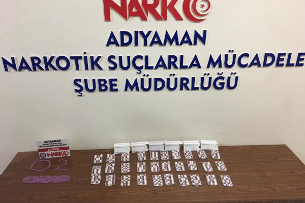 Durdurulan araçta uyuşturucu haplar ele geçirildi