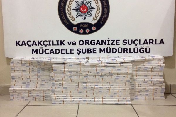 Durdurulan otomobilde 500 paket kaçak sigara ele geçirildi
