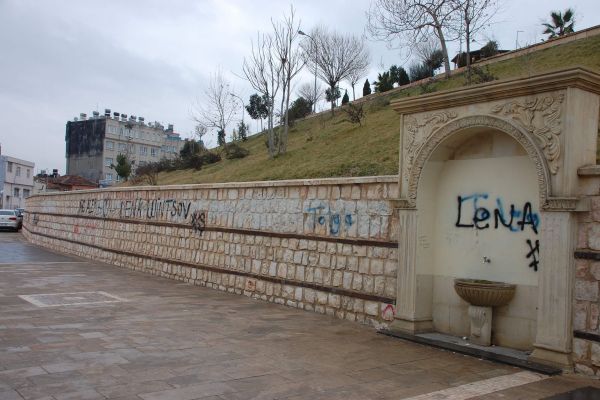 Duvar Yazıları Çirkin Görüntü Oluşturuyor