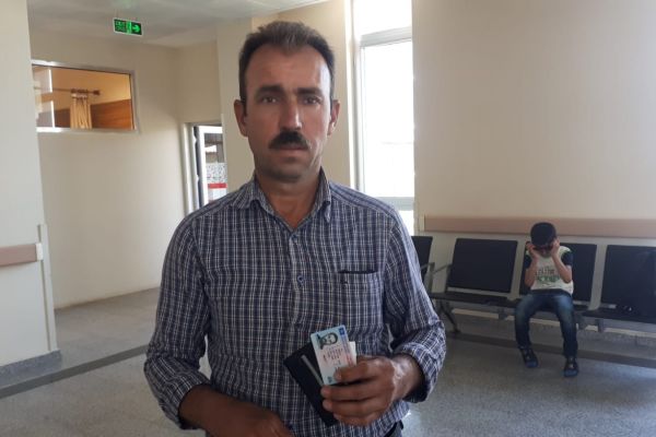 Duyarlı vatandaş yolda bulduğu cüzdanı polise teslim etti