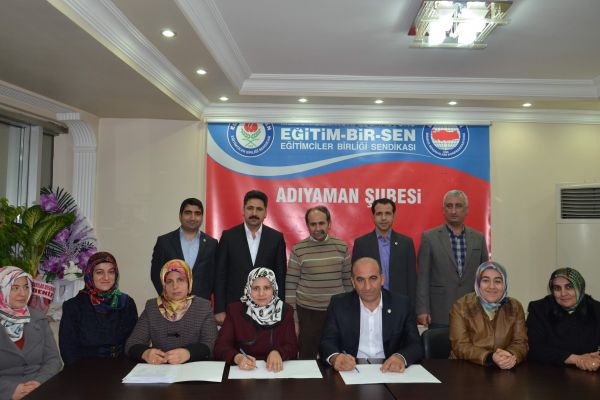 EĞİTİM BİR SEN KADINLAR KOMİSYONU'NDA BAYRAK DEĞİŞİMİ