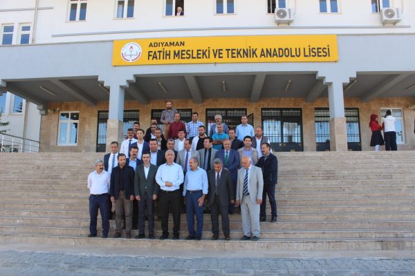 Eğitim Bir-Sen’den feraceli öğrenci okula alınmadığı iddiasıyla ilgili açıklama