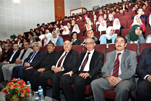 Eğitimci Yazar Ali Bozkurt Üniversitede Konferans Verdi