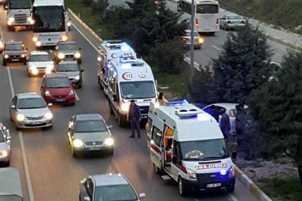 EĞRİÇAY KÖPRÜSÜNDE KAZA..!