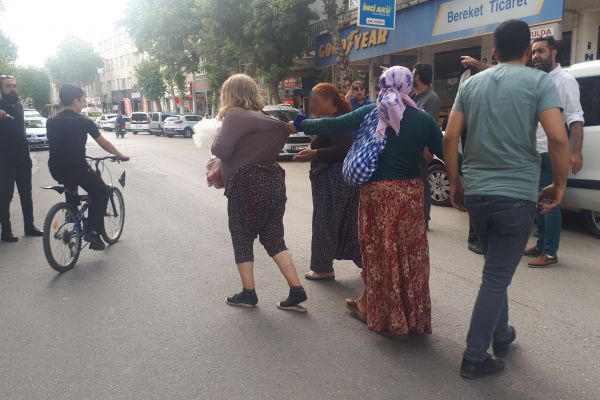 El çabukluğuyla hırsızlık yapan 5 kadın yakalandı