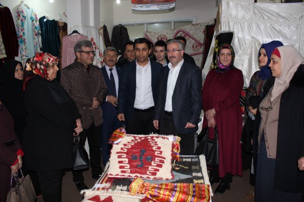 El sanatları ve giyim sergisi gerçekleştirildi