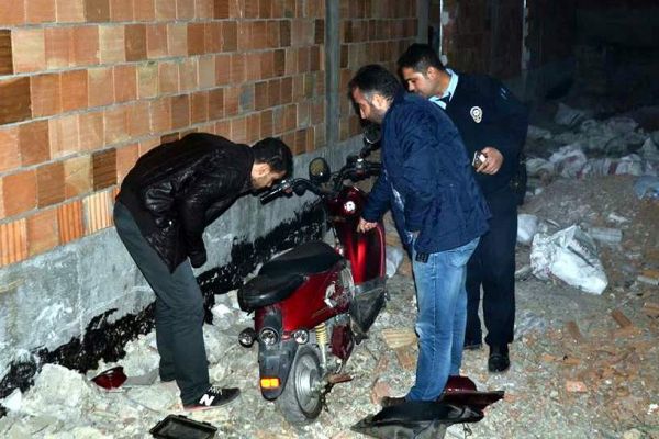 Elektrikli Bisikleti Parçalayıp Aküsünü Çaldılar