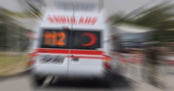 Elini iş makinesine kaptıran işçi yaralandı