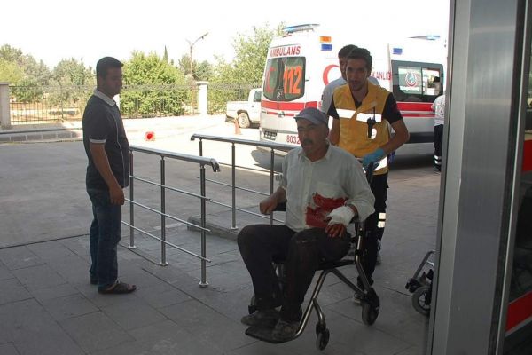 Elini Kesen Adam Hastaneye Kaldırıldı