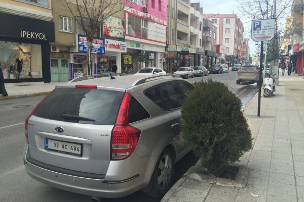 Engelli Vatandaşlar Park Ücretine Tepki Gösteriyor