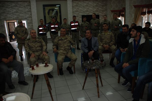 Engelliler gönüllü askerlik başvurusu yaptı