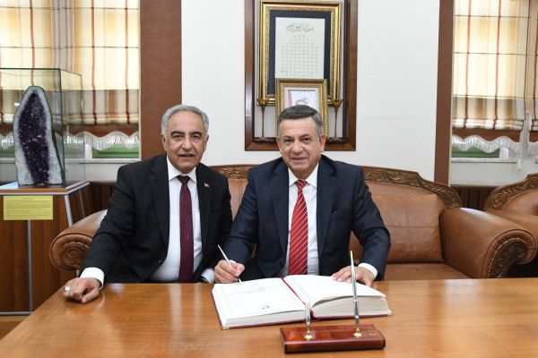 Erdemoğlu, Rektör Turgut ile bir araya geldi