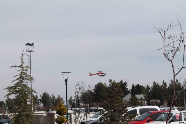 Erken Doğan Bebek Helikopter Ambulansla Götürüldü