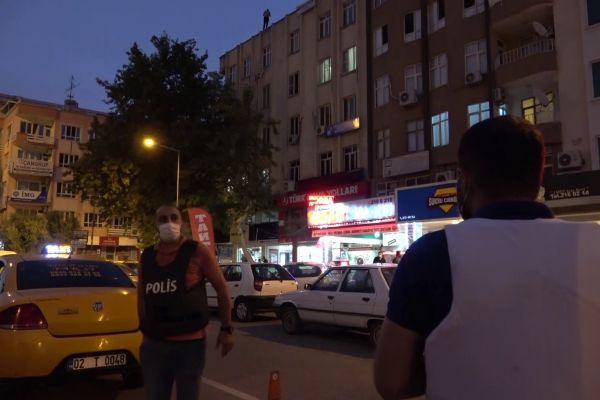 Eşiyle kavgalı olan şahıs rastgele ateş etti
