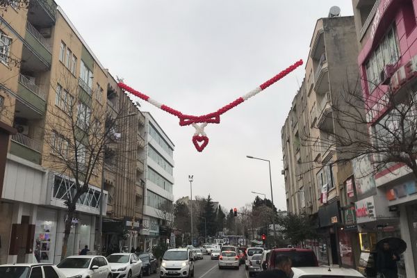 Esnaf 14 Şubat Sevgililer Gününü hazırlanıyor