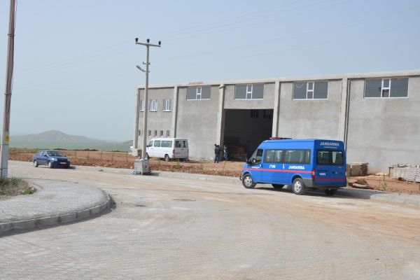 Fabrika Yetkilileri İle Elektrik Dağıtım Firması Ekipleri Arasında Tartışma Çıktı