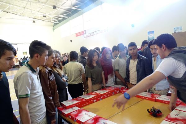 Fen Lisesi öğrencileri bilimsel çalışmalarını sergiledi