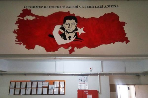  Fen Lisesinin duvarları 15 Temmuz resimleriyle süslendi