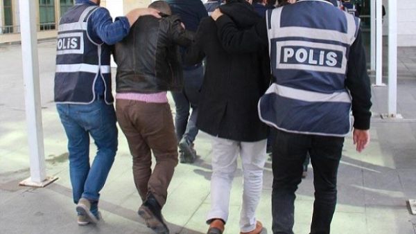 FETÖ soruşturmalarında 10 kişi tutuklandı