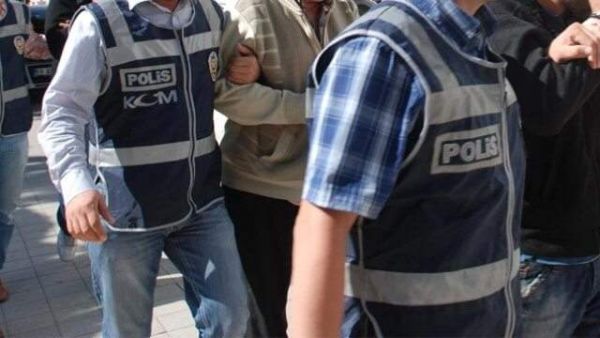 FETÖ soruşturması kapsamında 5 kişi tutuklandı
