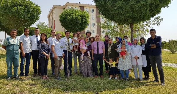 Fidanlar bebeklerle birlikte büyüyor
