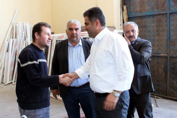 FIRAT, KAPI KAPI GEZİYOR