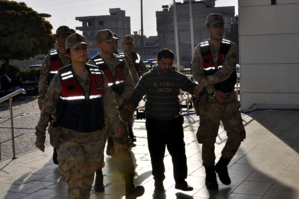 Fıstık hırsızlarının elebaşı yakalandı