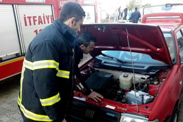Gaz sızdıran otomobil mahalle sakinlerini korkuttu