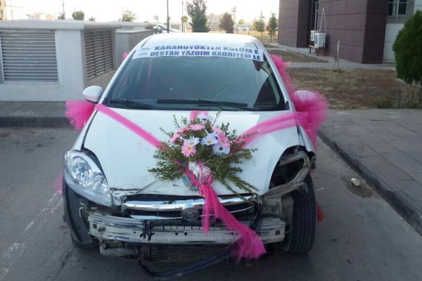 Gelin ve damat düğün günü kazada yaralandı