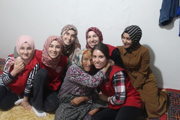 Gençlerin ‘İyilik Ağacı’ büyüyor