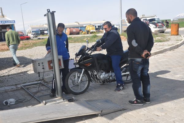 GEZİCİ ARAÇ MUAYENE İSTASYONUNDA TAKİPÇİLER TARİHE KARIŞIYOR