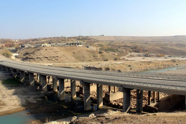 Göksu Köprüsü’nün Ayakları Kurtarılıyor