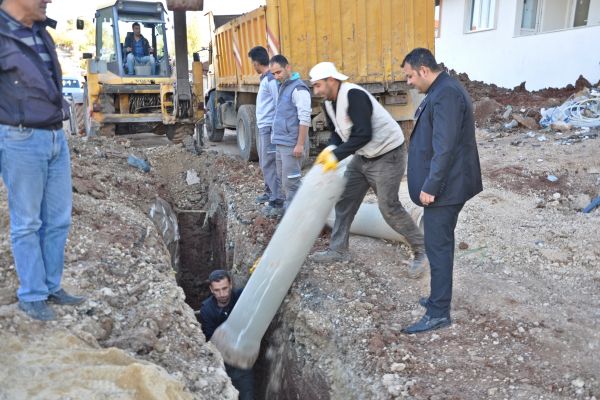 Gölbaşı Belediyesi işçileri can güvenliği olmadan çalışıyor