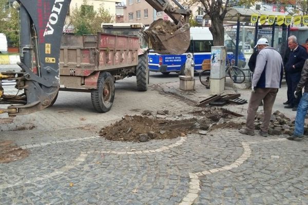 Gölbaşı'nda Kanalizasyon Ve Yağmur Suyu Çalışmaları Devam Ediyor
